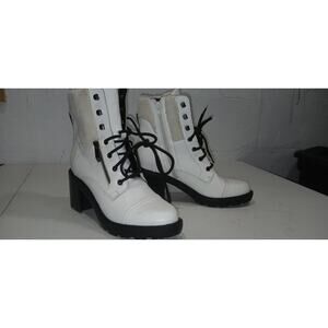 Marc Fisher WHITE Lansly boot sz9M Womans
